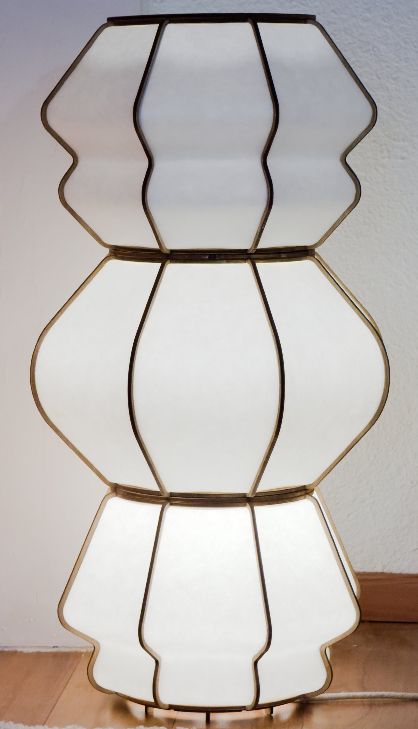 Lampe à poser en bois et papier japonais - modèle NIKKŌ, ŌZU et SAITO