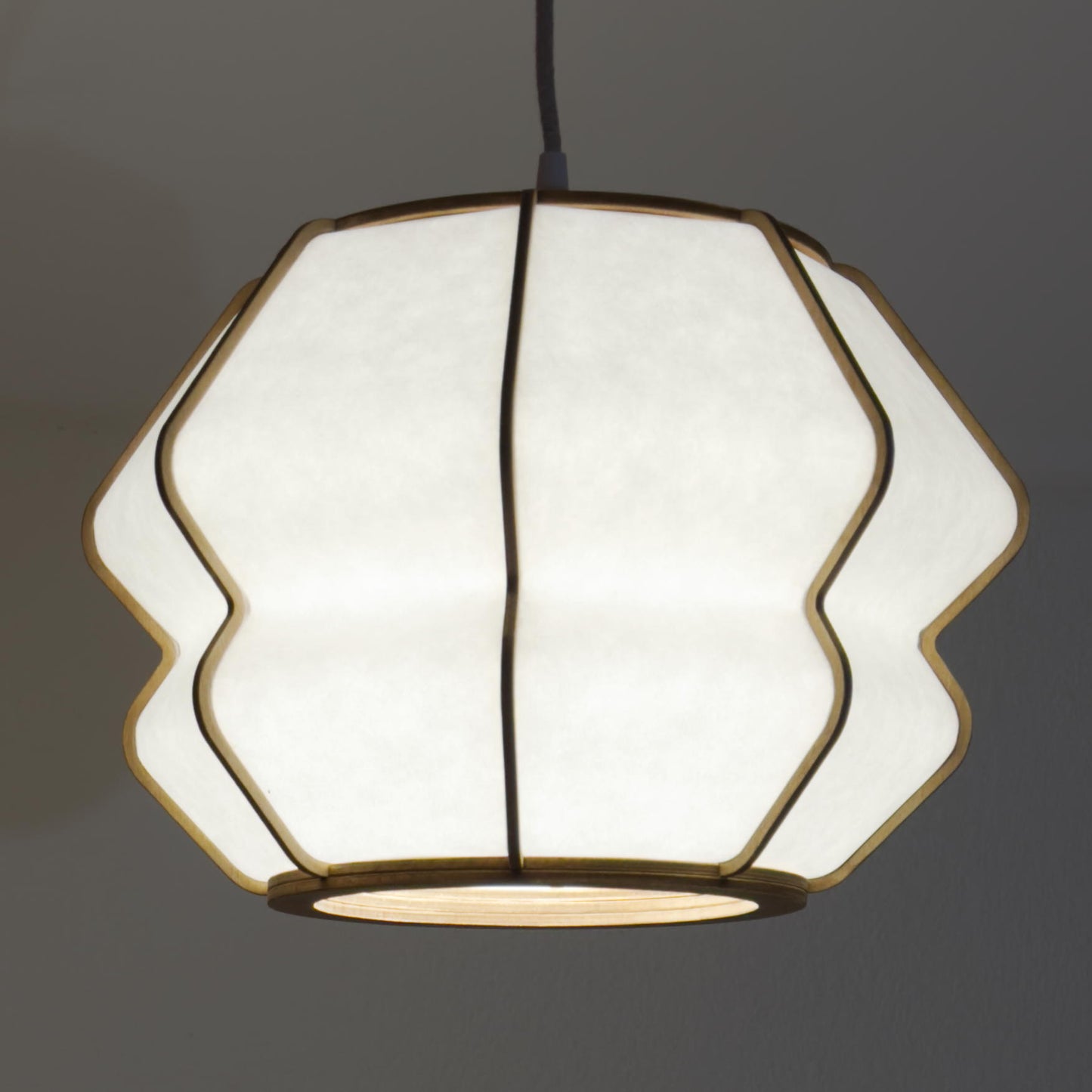 Lampe en suspension en bois et papier japonais - modèle SAITO