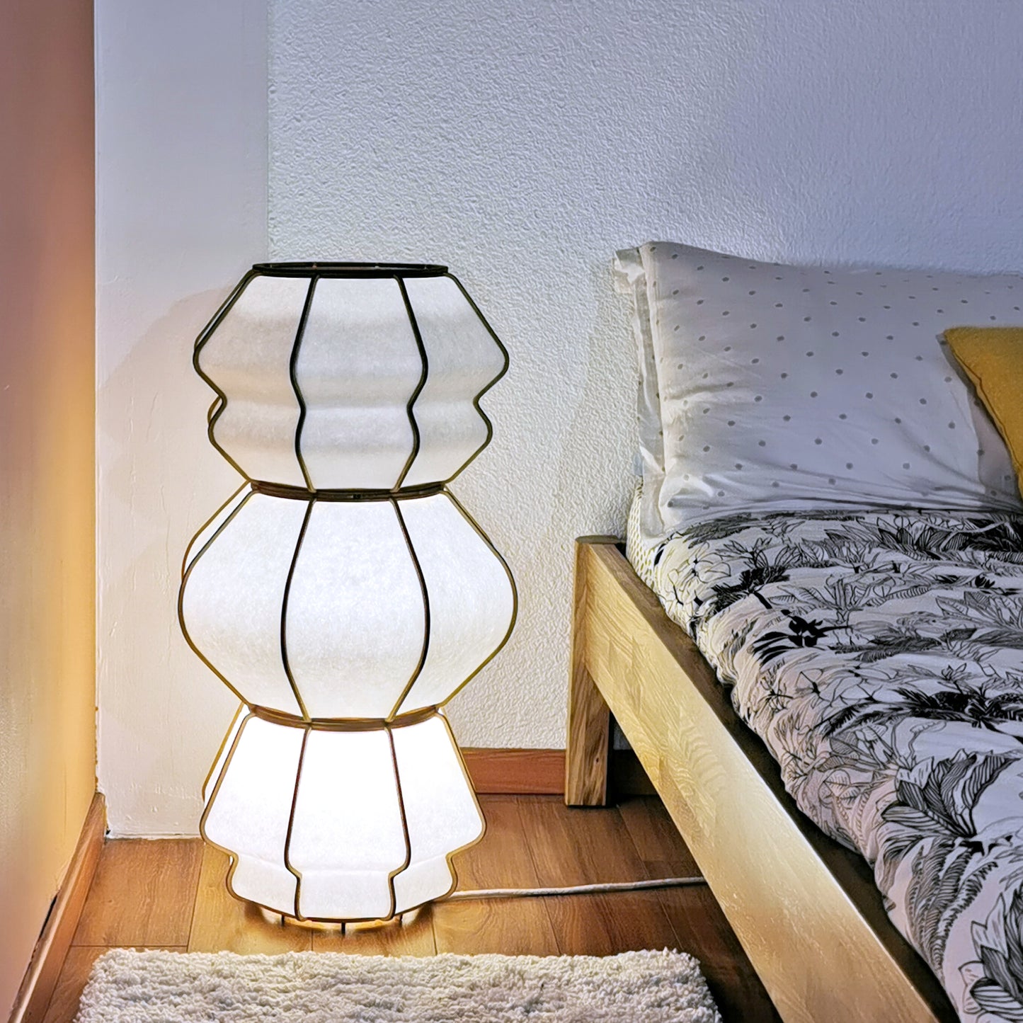 Lampe à poser en bois et papier japonais - modèle NIKKŌ, ŌZU et SAITO