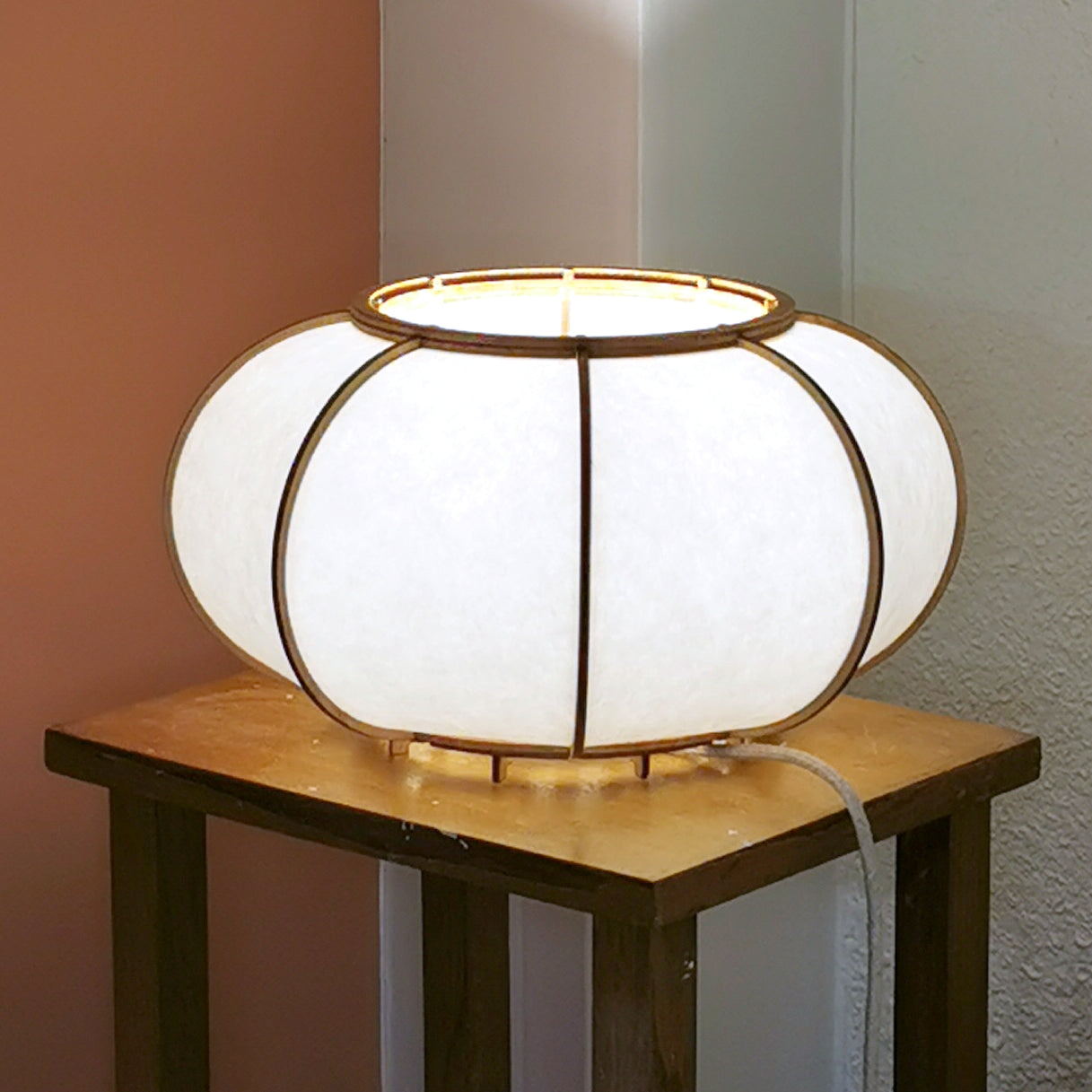 Lampe à poser en bois et papier japonais - modèle NARA