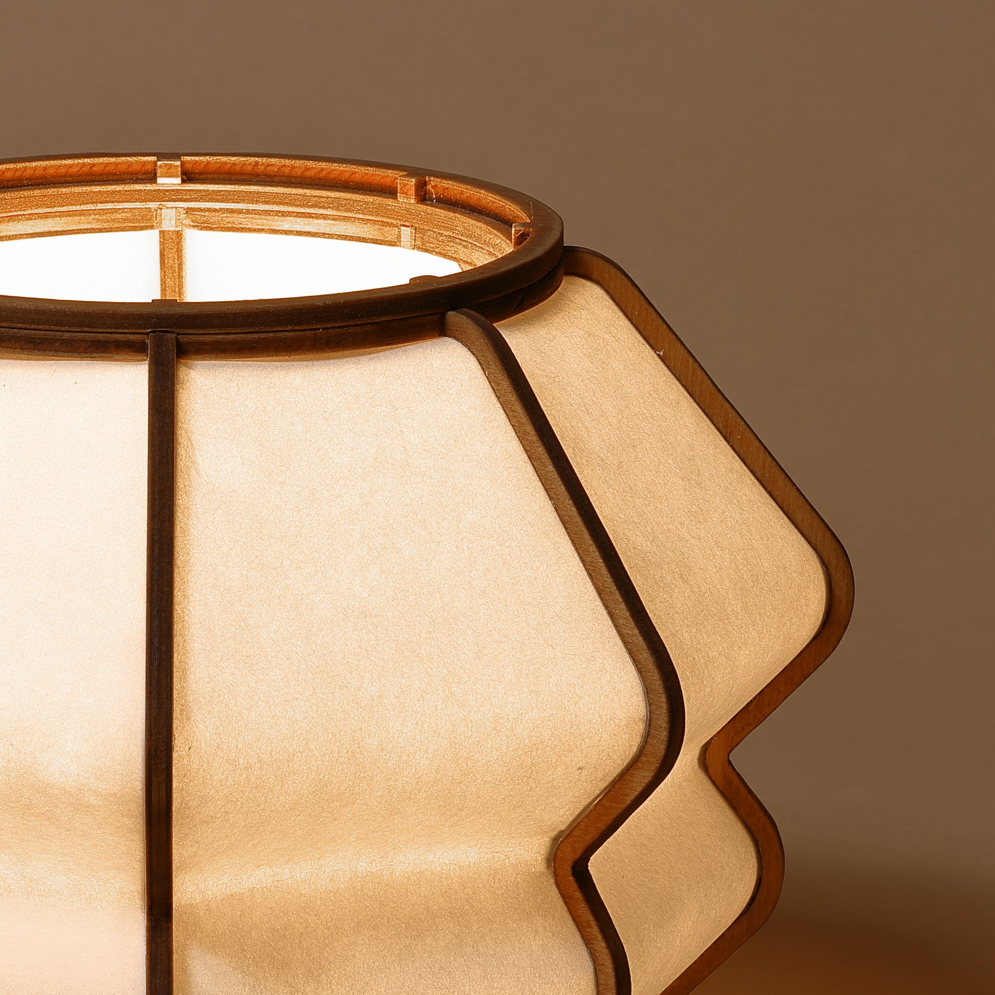 Design lamp in wood and Japanese paper, handmade, made in France. Maguelone Poulain.
