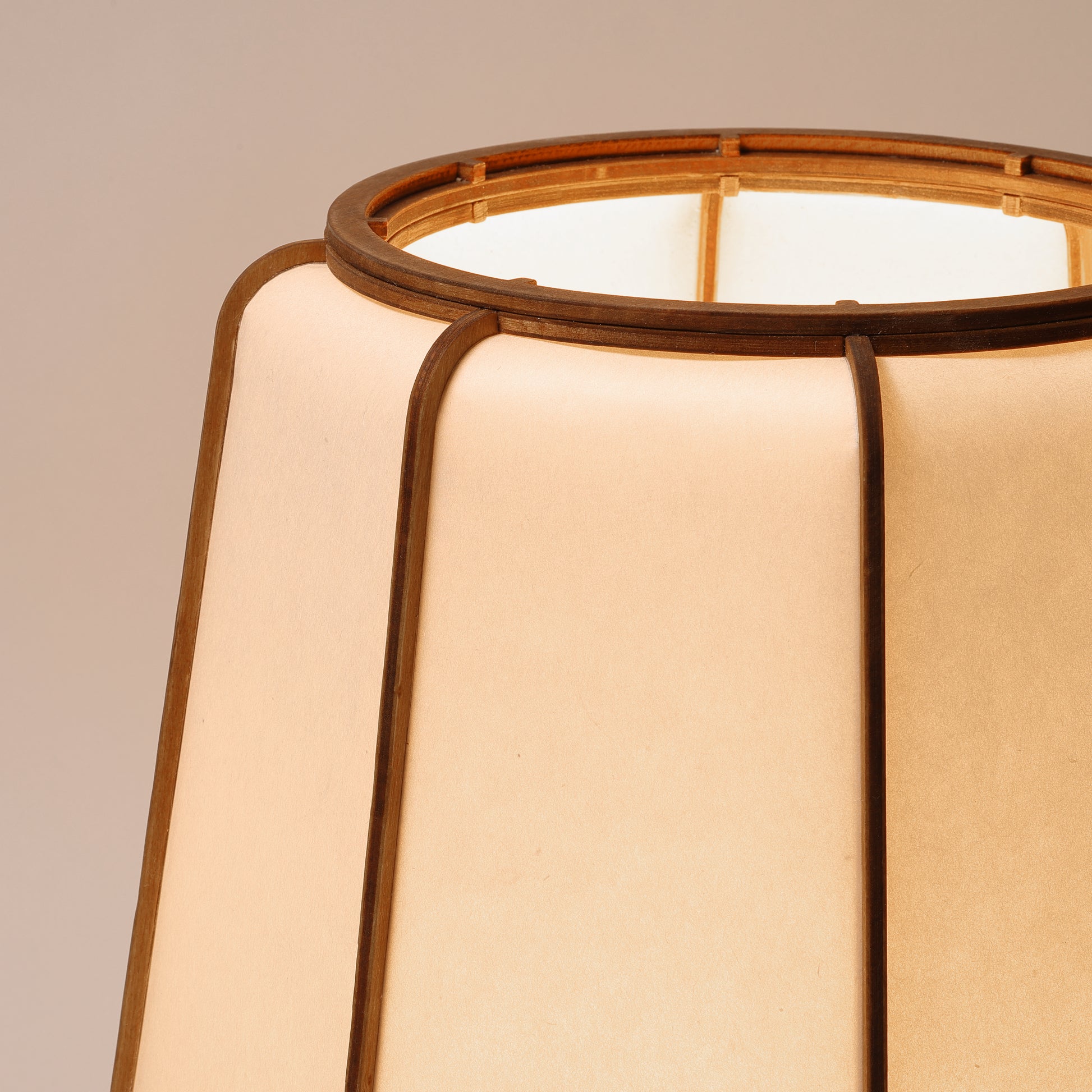 Design lamp in wood and Japanese paper, handmade, made in France. Maguelone Poulain.