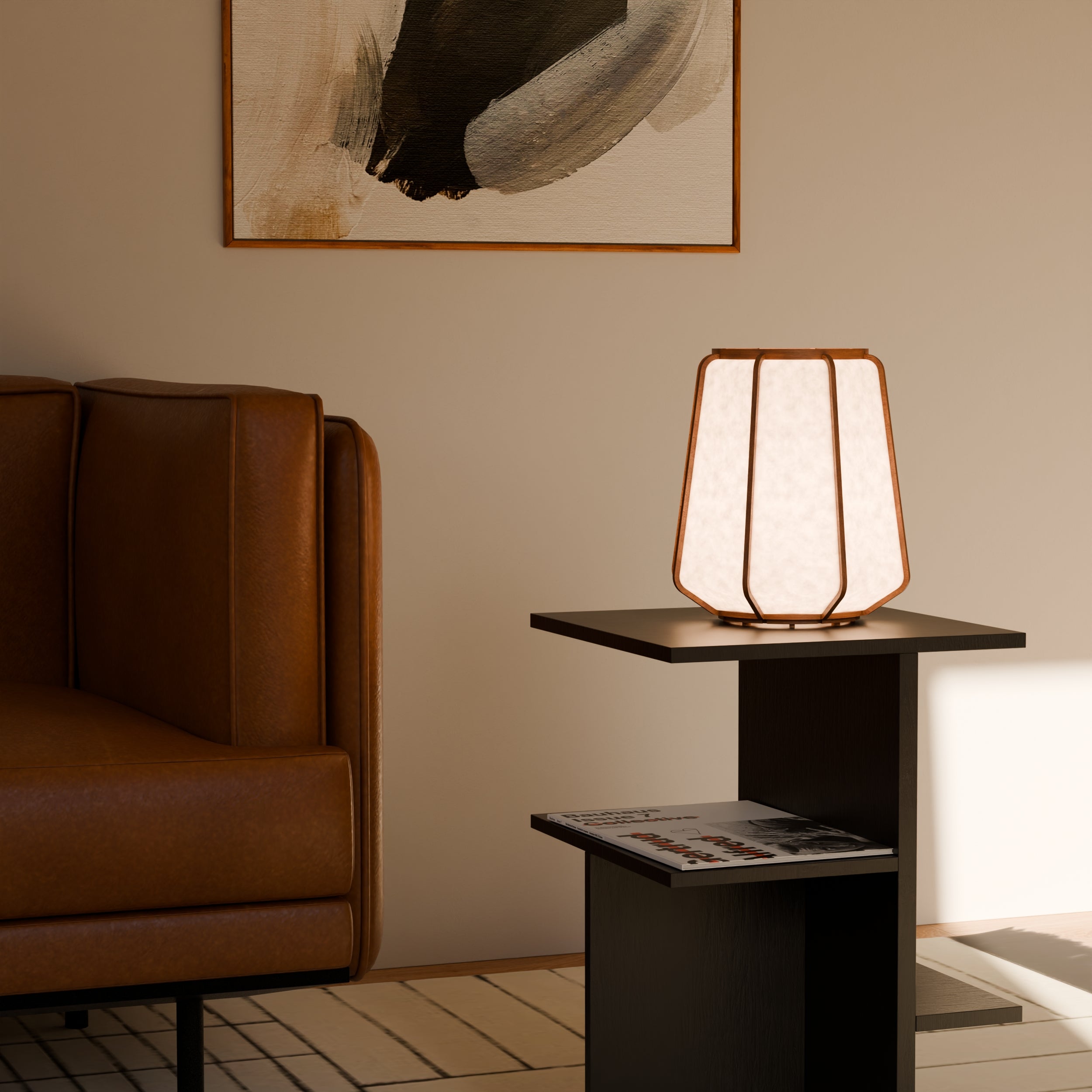 Lampe design en bois et papier japonais, faite main, fabriquée en France. Maguelone Poulain.